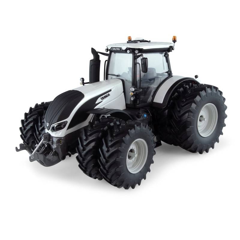 Valtra S394 with dual wheels